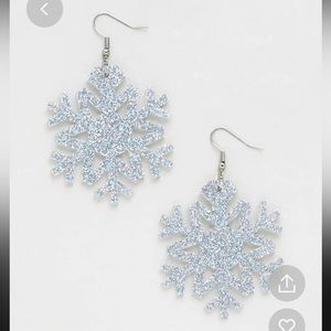 ModCloth Snowflake Earrings NWT